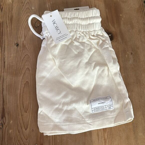 VACANCY The Essential Shorts - Coconut Milk NEW with Tag Size US 4 - Picture 2 of 8